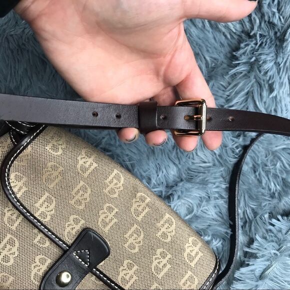 Authentic Dooney & Bourke Signature Logo - Picture 14 of 14